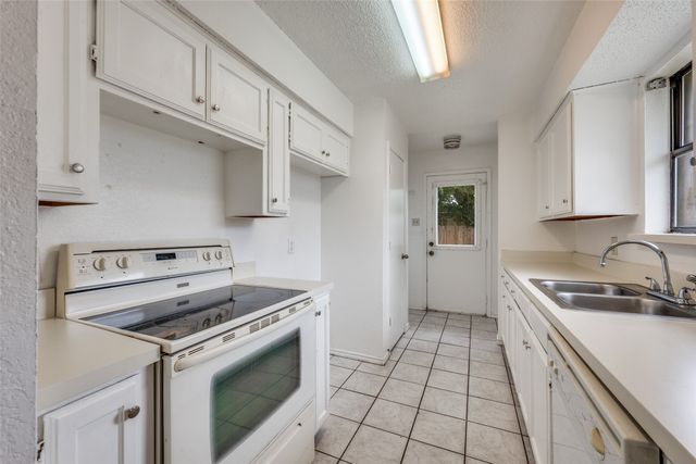 5431 Wild West Drive, Arlington, TX 76017