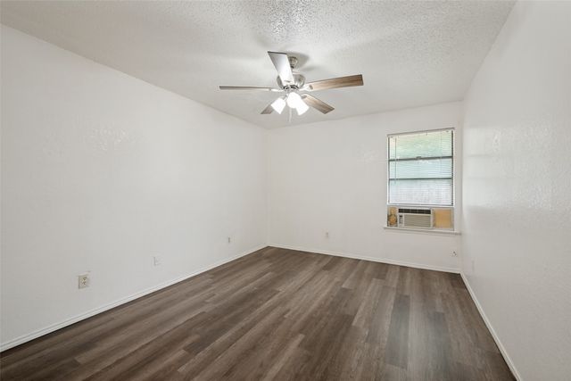 5431 Wild West Drive, Arlington, TX 76017