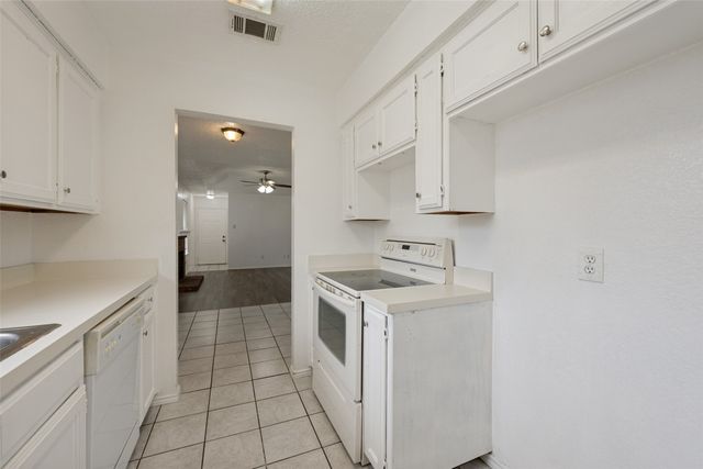 5431 Wild West Drive, Arlington, TX 76017