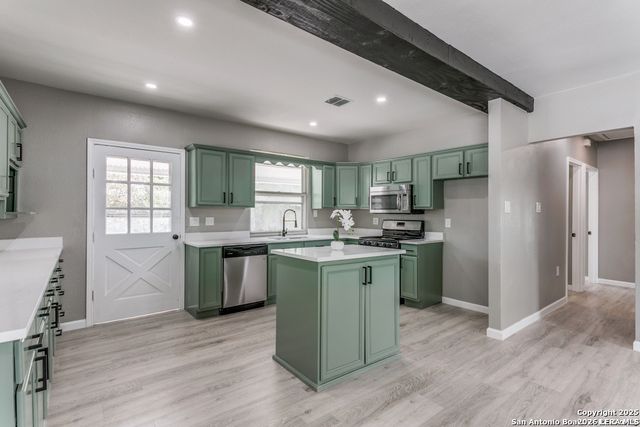 716 VICKERS AVE, San Antonio, TX 78211
