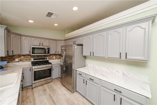 4880 N Bond Street, Kingman, AZ 86409