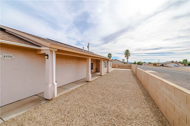 4880 N Bond Street, Kingman, AZ 86409