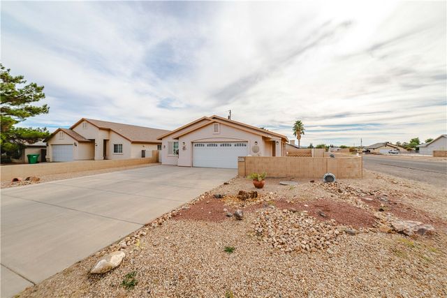 4880 N Bond Street, Kingman, AZ 86409