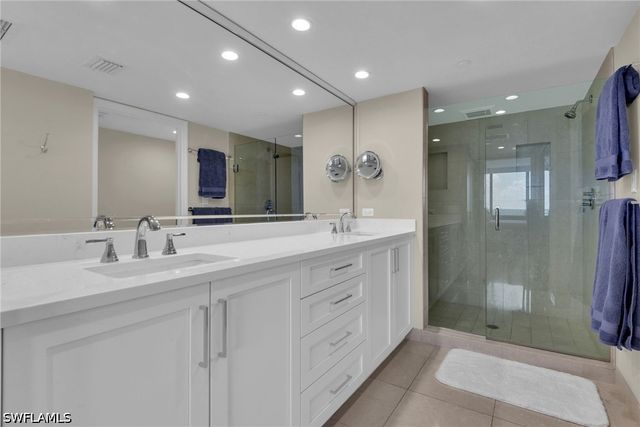 4751 Gulf Shore BLVD N 3, Naples, FL 34103