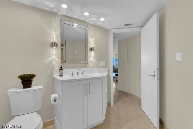 4751 Gulf Shore BLVD N 3, Naples, FL 34103