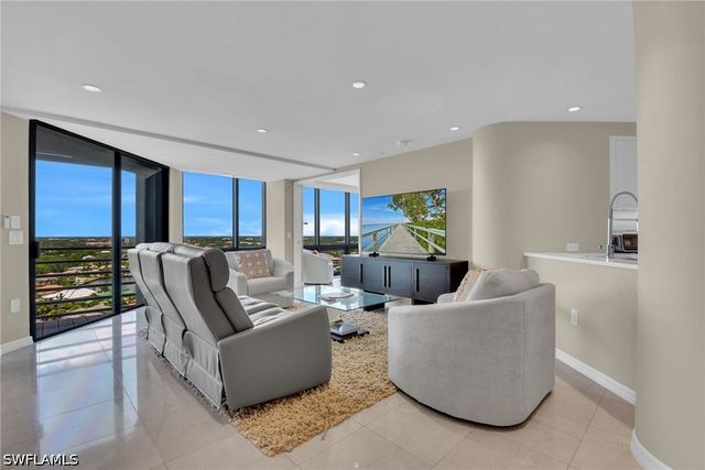4751 Gulf Shore BLVD N 3, Naples, FL 34103