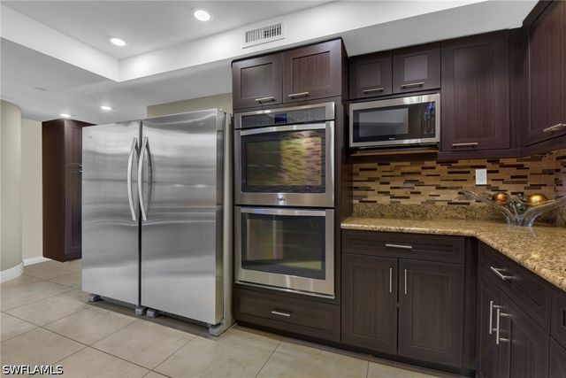 4751 Gulf Shore BLVD N 3, Naples, FL 34103