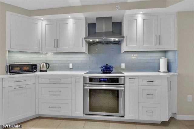 4751 Gulf Shore BLVD N 3, Naples, FL 34103