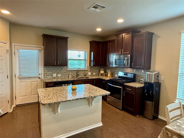 6007 Heron DR, Buda, TX 78610
