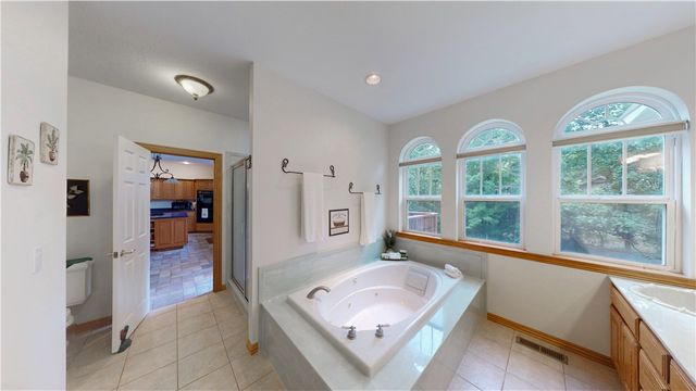 2 Ewes Lane, Bella Vista, AR 72715