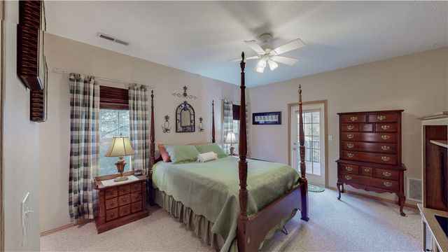 2 Ewes Lane, Bella Vista, AR 72715