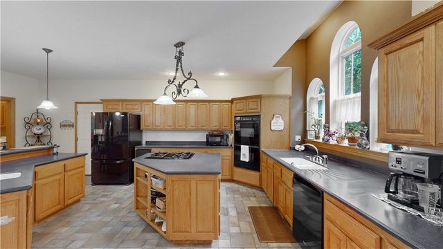 2 Ewes Lane, Bella Vista, AR 72715