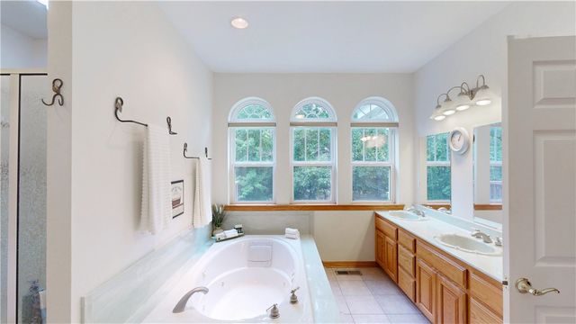 2 Ewes Lane, Bella Vista, AR 72715