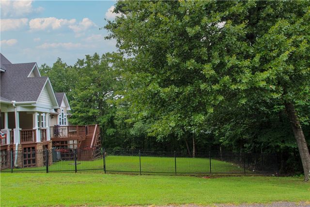 2 Ewes Lane, Bella Vista, AR 72715
