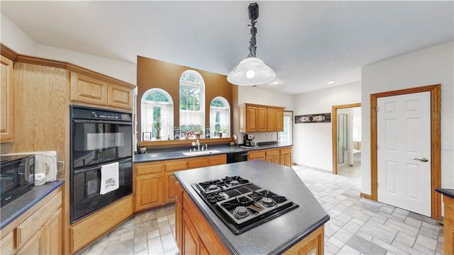 2 Ewes Lane, Bella Vista, AR 72715