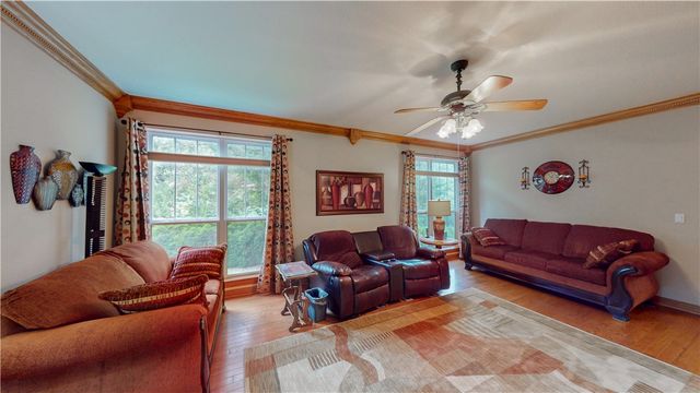 2 Ewes Lane, Bella Vista, AR 72715