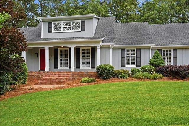 2 Walnut Drive, Cartersville, GA 30120