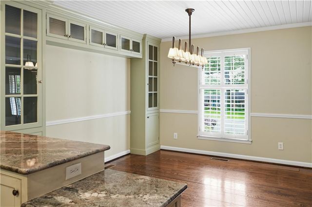 2 Walnut Drive, Cartersville, GA 30120