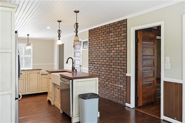 2 Walnut Drive, Cartersville, GA 30120