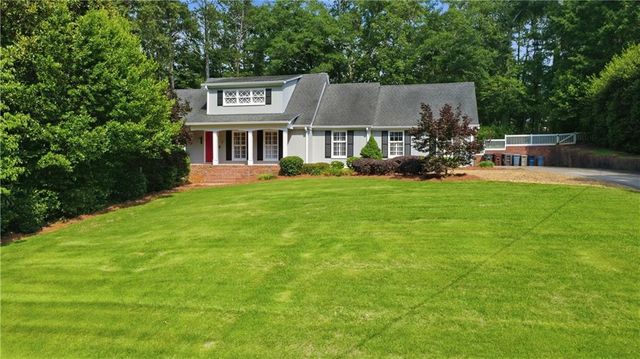 2 Walnut Drive, Cartersville, GA 30120