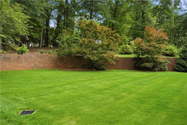 2 Walnut Drive, Cartersville, GA 30120