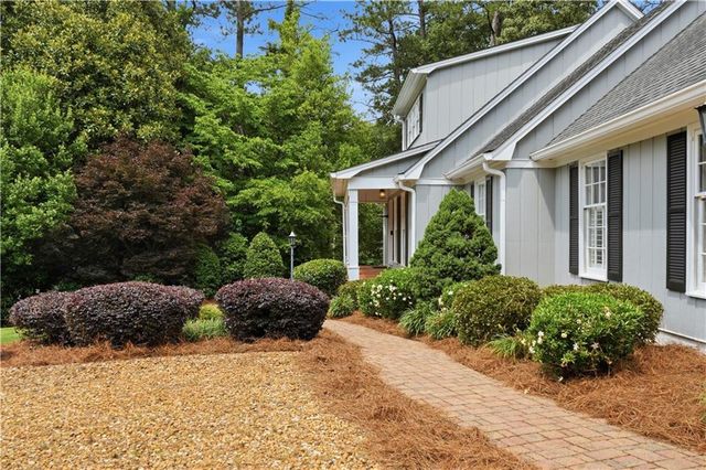 2 Walnut Drive, Cartersville, GA 30120
