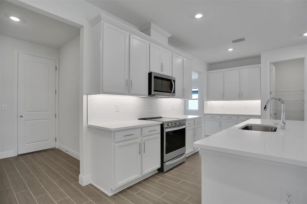 Image 21 of property listing at 7433 SEA MANATEE STREET, Parrish, FL 34219