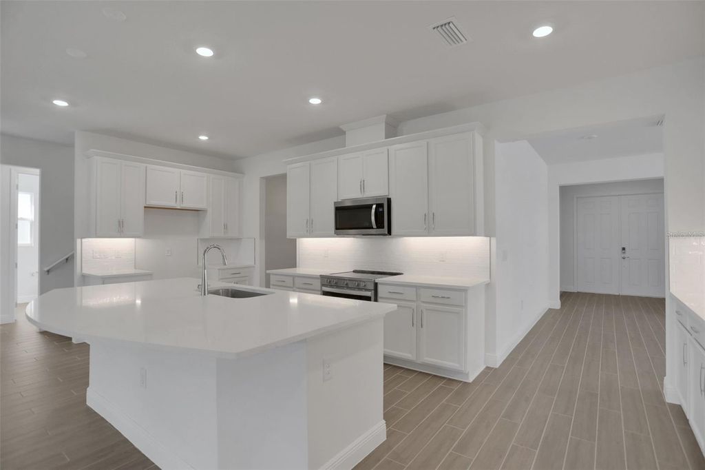 Image 37 of property listing at 7433 SEA MANATEE STREET, Parrish, FL 34219