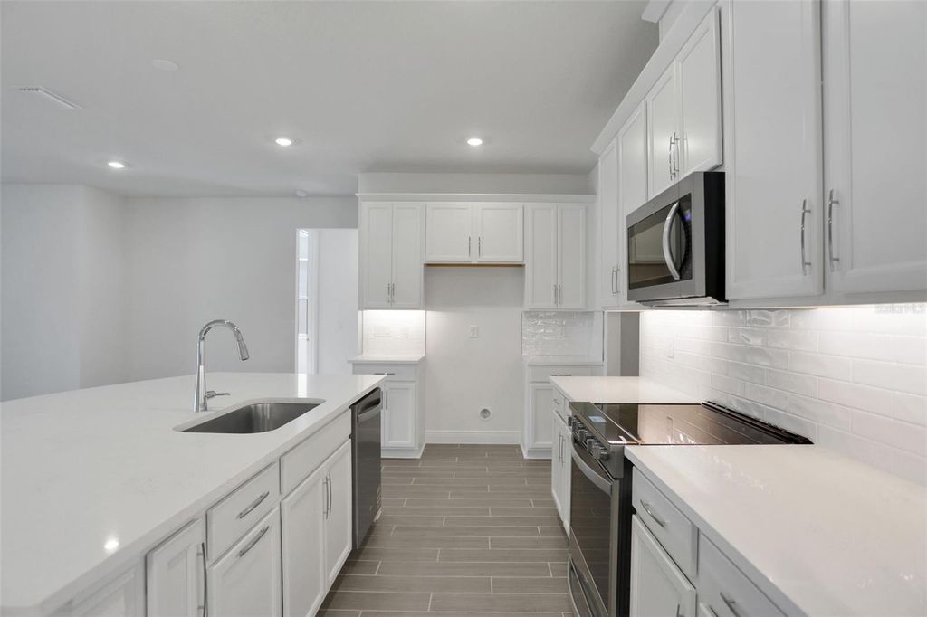 Image 38 of property listing at 7433 SEA MANATEE STREET, Parrish, FL 34219