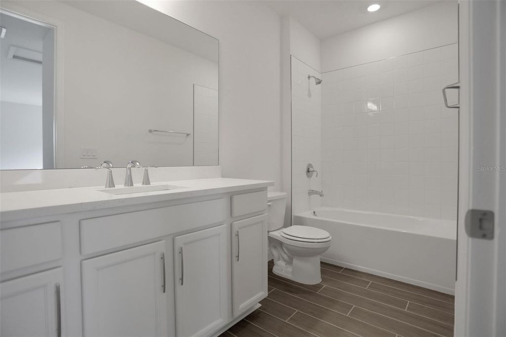 Image 7 of property listing at 7433 SEA MANATEE STREET, Parrish, FL 34219