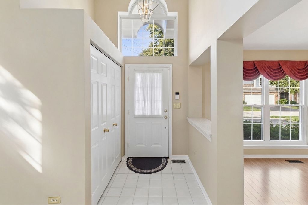 1907 N Silver Lake Road, Arlington Heights, IL 60004 — photo 3