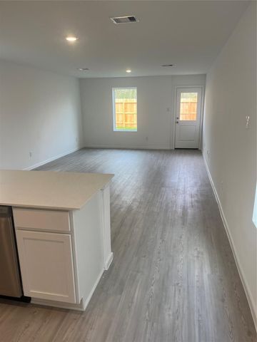 923 Pertuso Lane, Huffman, TX 77336