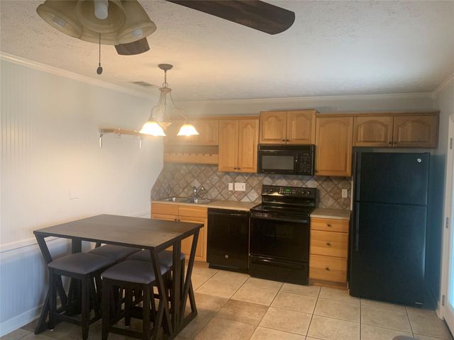 1919 American DR A-124, Lago Vista, TX 78645