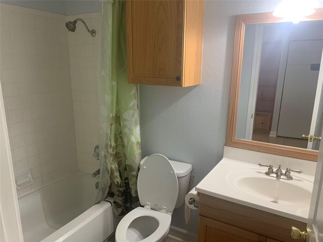 1919 American DR A-124, Lago Vista, TX 78645