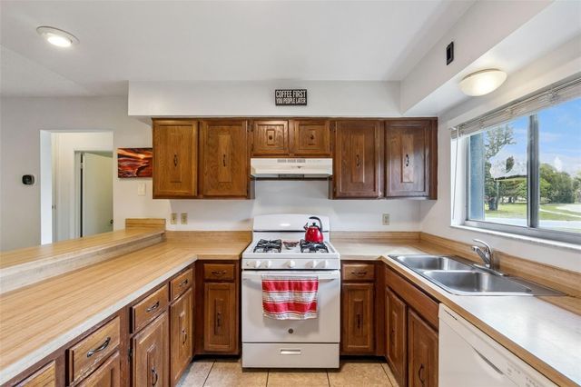 10044 GARRISON LANE, Orlando, FL 32821