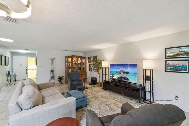 10044 GARRISON LANE, Orlando, FL 32821