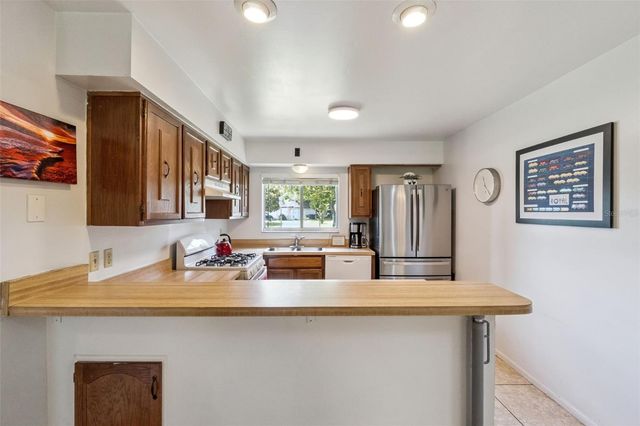 10044 GARRISON LANE, Orlando, FL 32821