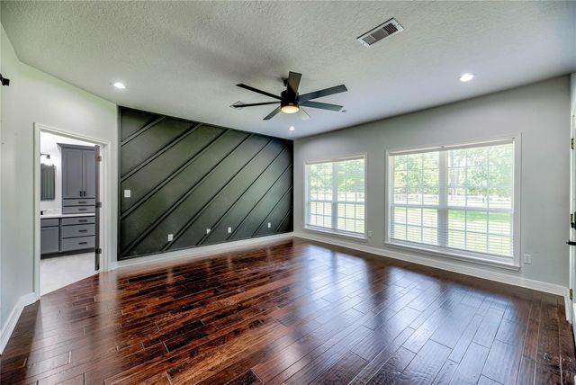453 Southcreek Park, Livingston, TX 77351
