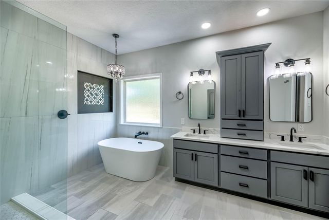 453 Southcreek Park, Livingston, TX 77351