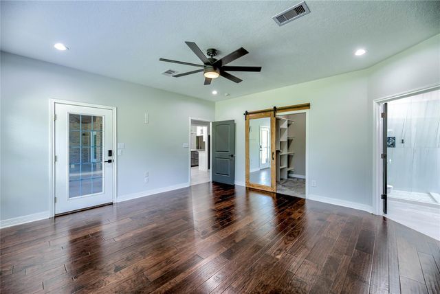 453 Southcreek Park, Livingston, TX 77351