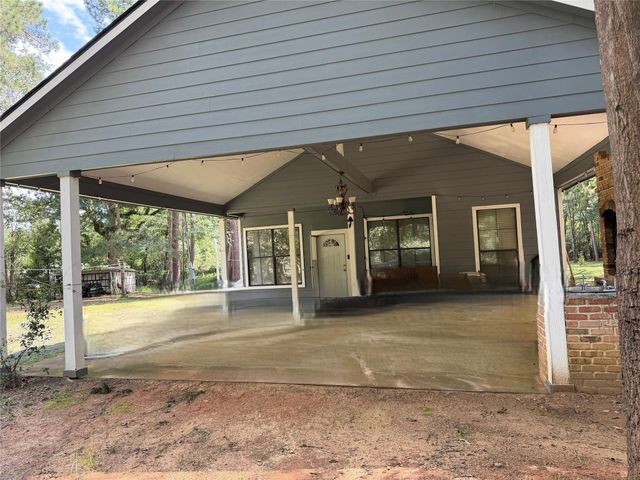 9806 State Highway 156, Coldspring, TX 77331