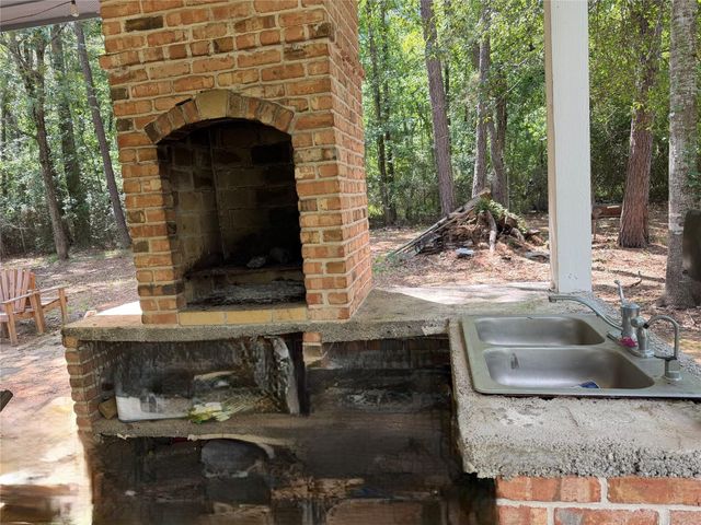 9806 State Highway 156, Coldspring, TX 77331