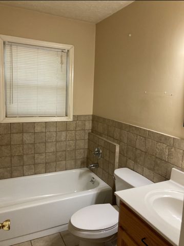 2202 Country Club Ln Unit B, Columbia, TN 38401