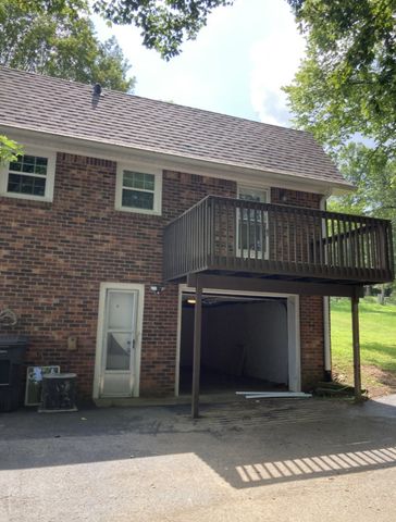 2202 Country Club Ln Unit B, Columbia, TN 38401