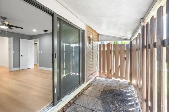 2146 Nova Village Drive, Davie, FL 33317