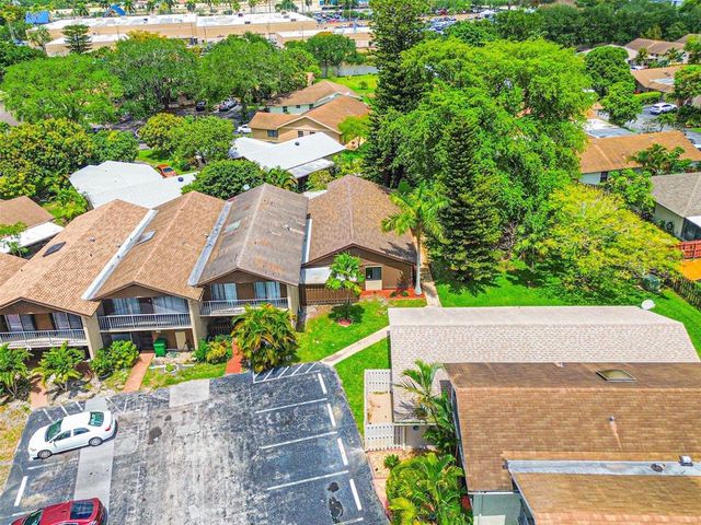 2146 Nova Village Drive, Davie, FL 33317