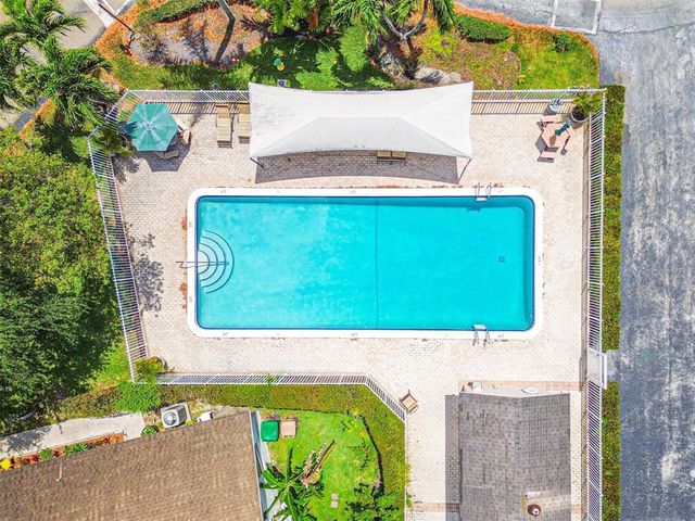 2146 Nova Village Drive, Davie, FL 33317