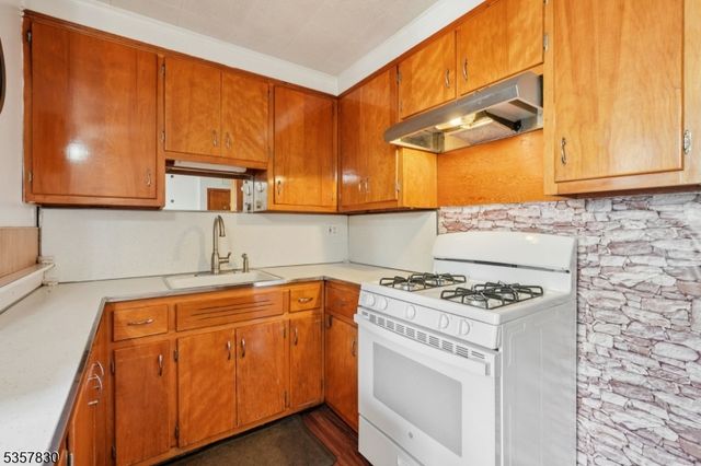 417 Lafayette St, Newark City, NJ 07105