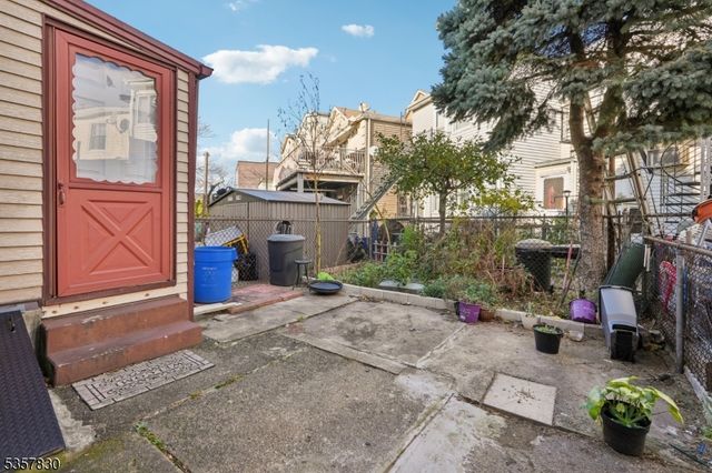 417 Lafayette St, Newark City, NJ 07105