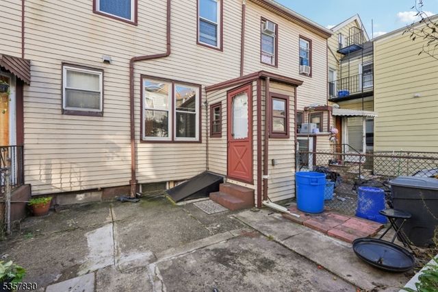 417 Lafayette St, Newark City, NJ 07105